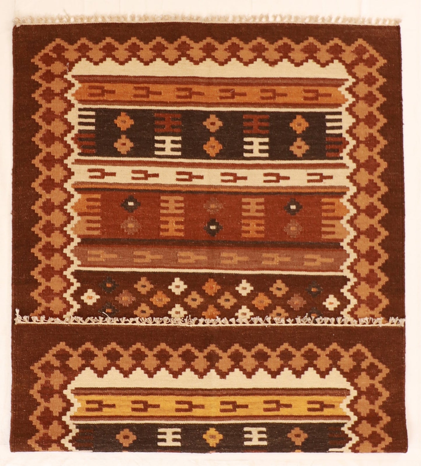 4.2 x 6 - Navajo Fine Wool All Over Rectangle - Hand Knotted Rug