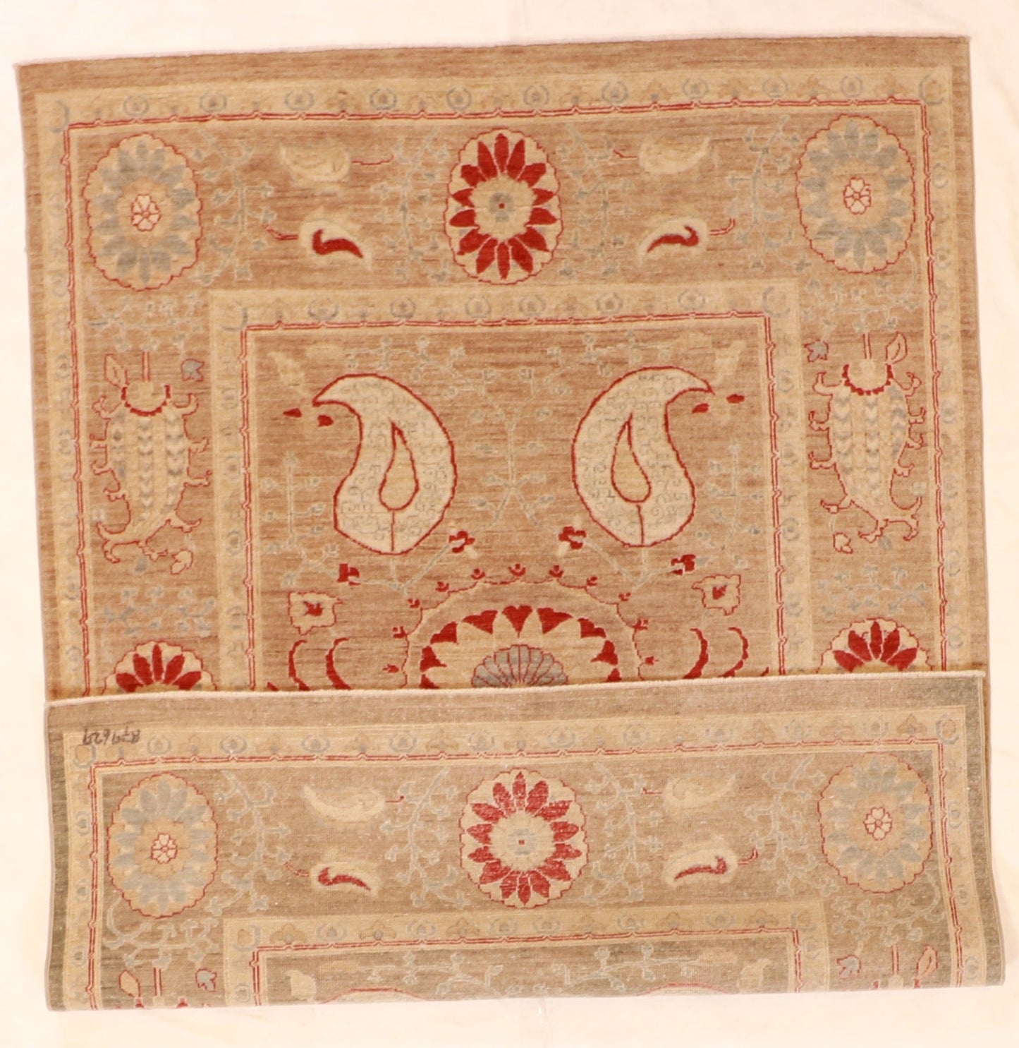 W 4.9 L 6.7 Suzanne 100% Wool Handmade All Over Design - 62562
