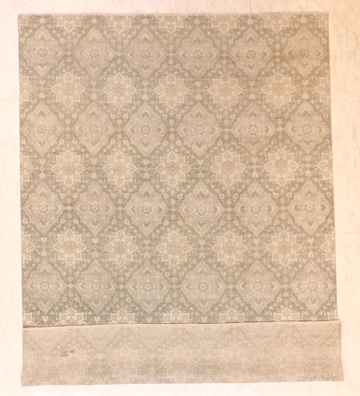 W 8.11 L 12.4 Modern Wool And Silk Blend Hand-Woven Floral Design - 59901