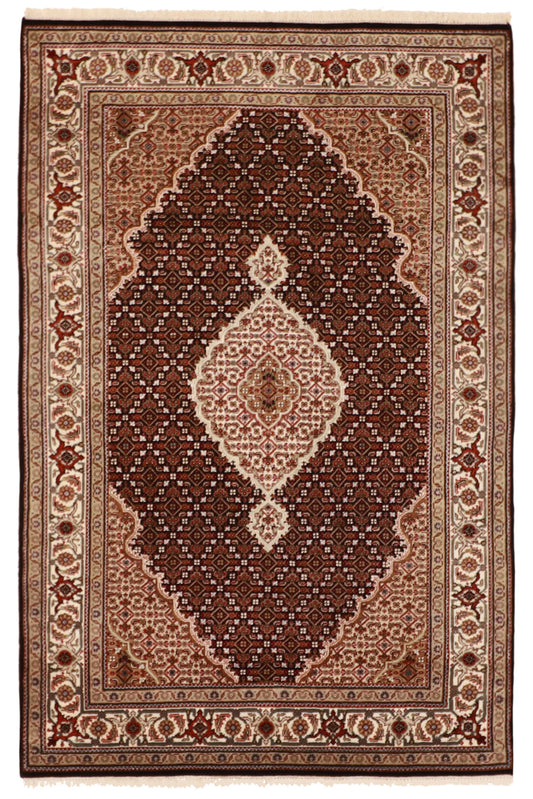 4x6 - Tabriz Fine/Wool/Silk Rectangle - Hand Knotted Rug