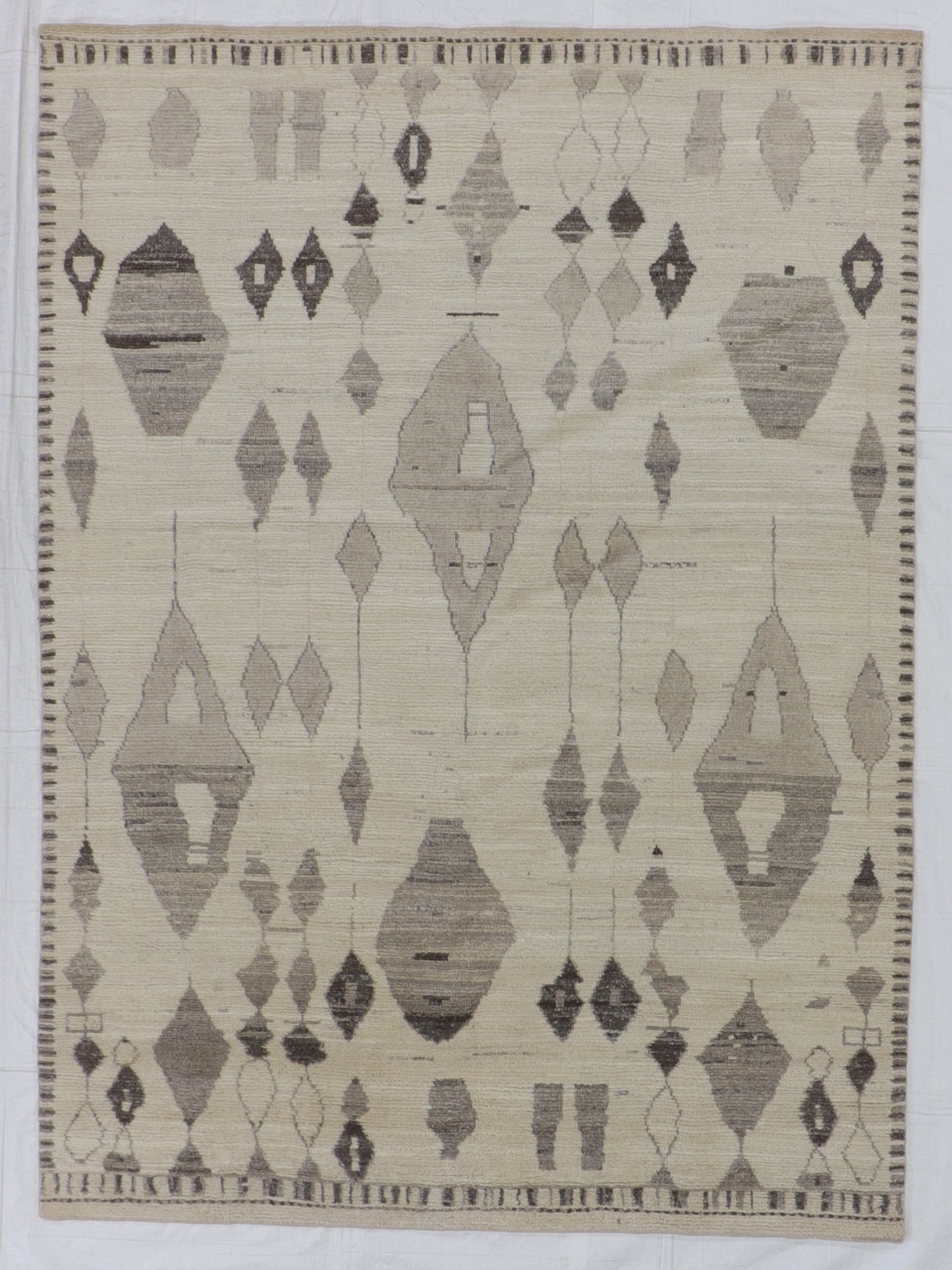 W 6.2 L 8.11 Moroccan 100% Wool Handmade All Over Design - 66163