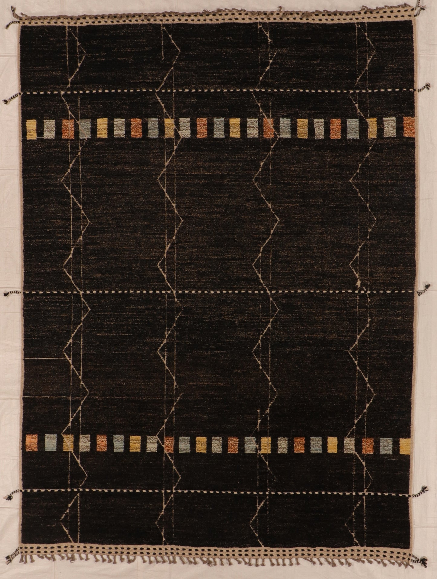 W 8.5 L 11.7 Moroccan 100% Wool Hand-Woven All Over Design - 66172
